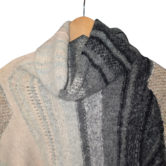 Free People Alpaca Blend Cloud Kicker Cropped Cowl Neck Sweater Size M/L - Picture 7 of 15